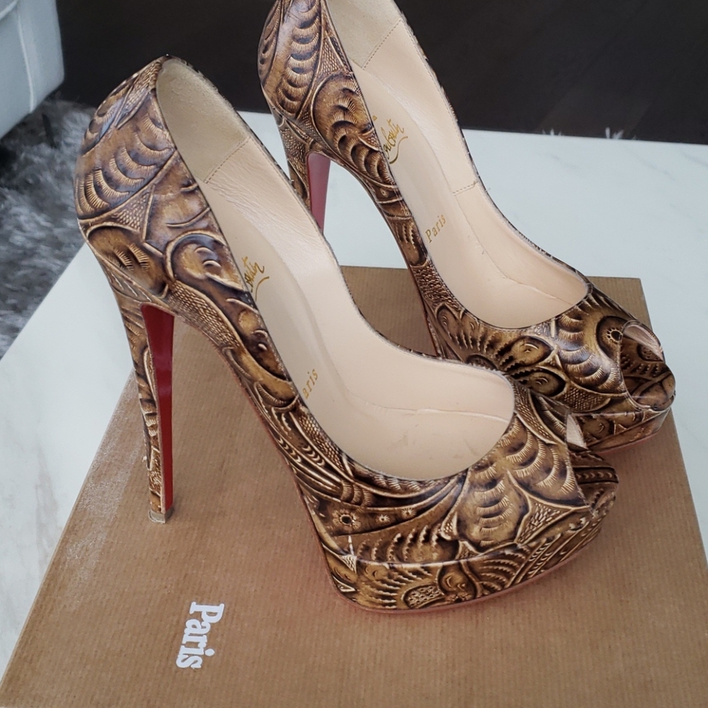 Christian louboutin 150 peep toe